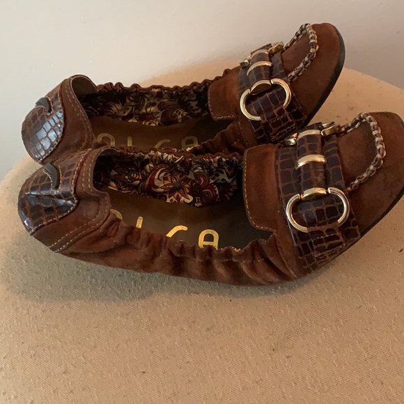 Unisa brown suede flat slip on. - Picture 3 of 5